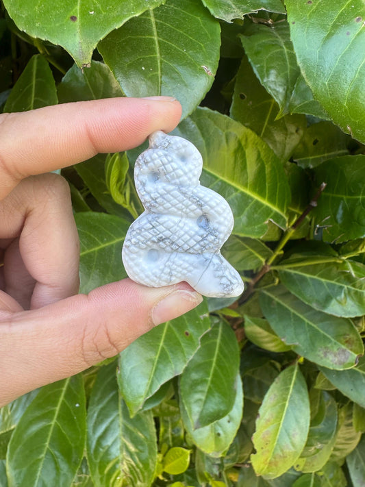 Mini Howlite Snake Carving